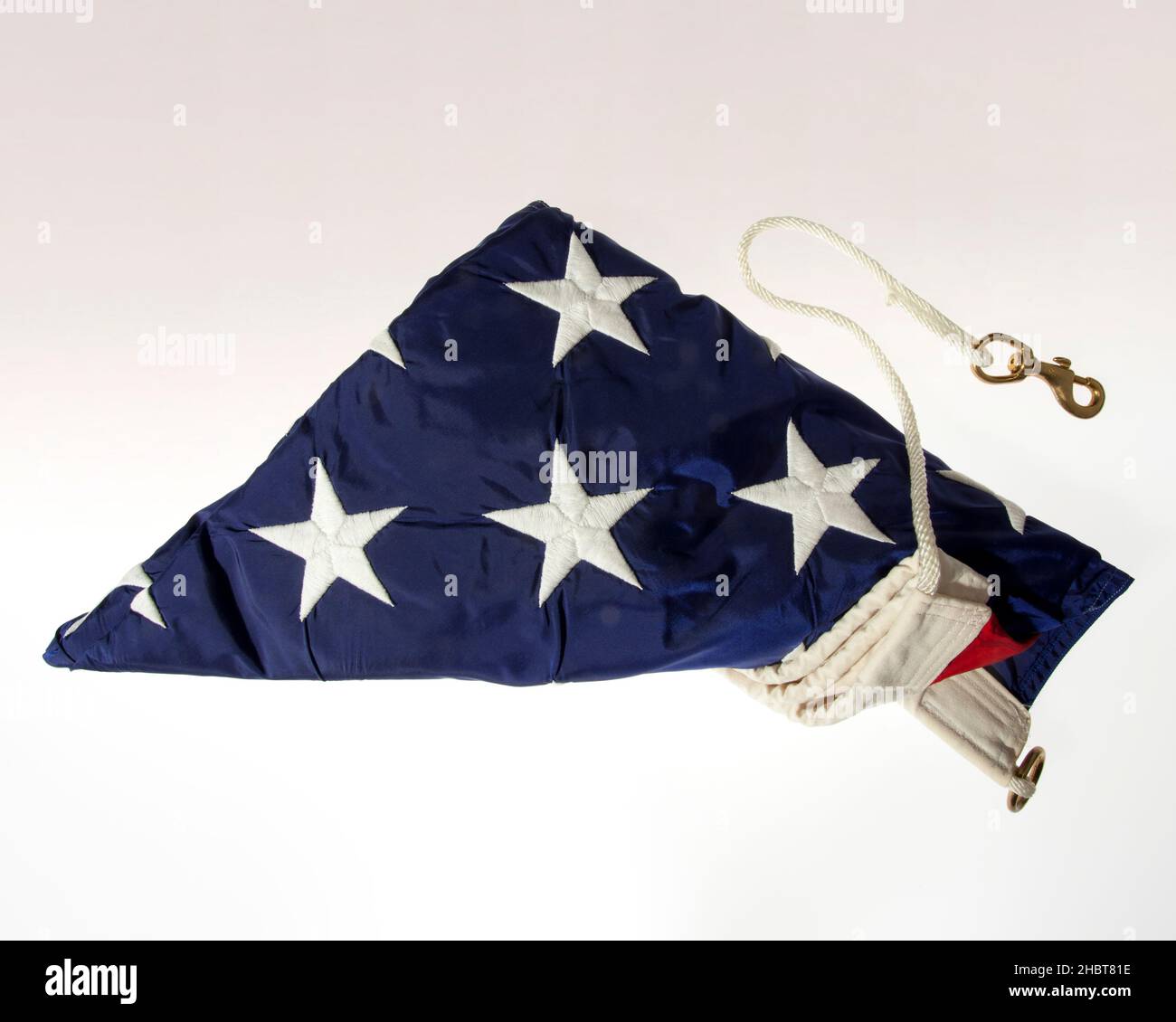 Eine der letzten Flaggen, die über Checkpoint Charlie in Berlin flogen. Der berühmte Grenzübergang zwischen Ost und West während des Kalten Krieges, der ikonische Berliner Außenposten Checkpoint Charlie, war ein Symbol für den Konflikt zwischen der Freien Welt und dem sowjetischen Block Ca nach dem Zweiten Weltkrieg. 20. Oktober 2011 Stockfoto