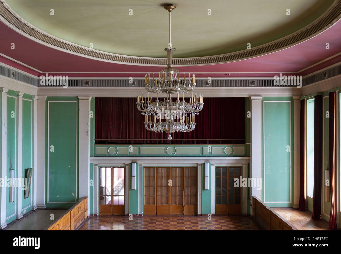 Verlassene Ballsaal Stockfoto