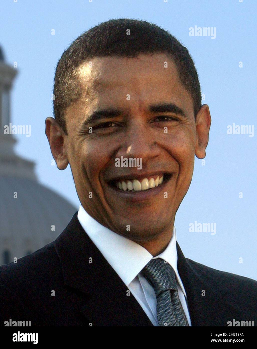 Barack Obama, der Präsident der Vereinigten Staaten von 44th, in seinem offiziellen Porträt als Mitglied des Senats der Vereinigten Staaten Ca. 18. Oktober 2005 Stockfoto