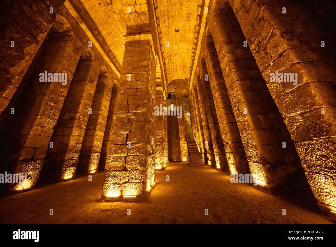 Dara Ancient City, eine der wichtigsten Siedlungen Mesopotamiens. Die alte Zisterne im Dorf Oğuz
