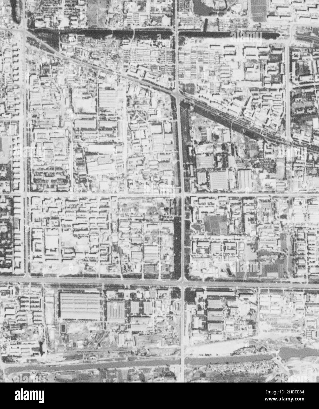 Satellitenbild des Geschäftsviertels von Peking vor dem Bau des Geschäftsviertels. Räumlich vorläufig korrigiert. Ca. 20. September 1967 Stockfoto