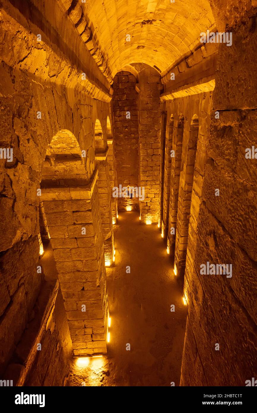 Dara Ancient City, eine der wichtigsten Siedlungen Mesopotamiens. Die alte Zisterne im Dorf Oğuz