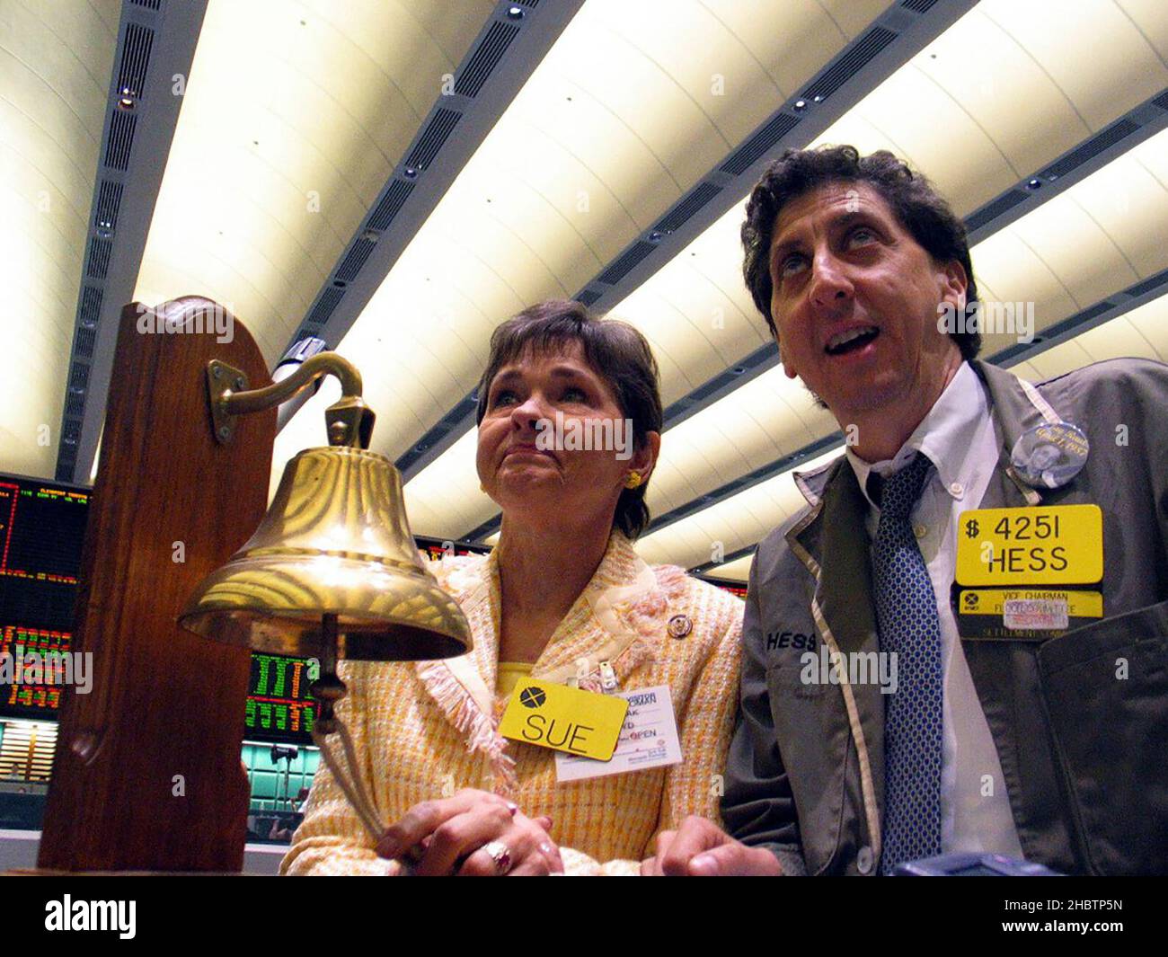 Die Rep., Frau, Frau Frau, Frau Myrick, klingelt am 8. Juni 2004 bei der Börsenglocke der Mercantile Exchange Stockfoto
