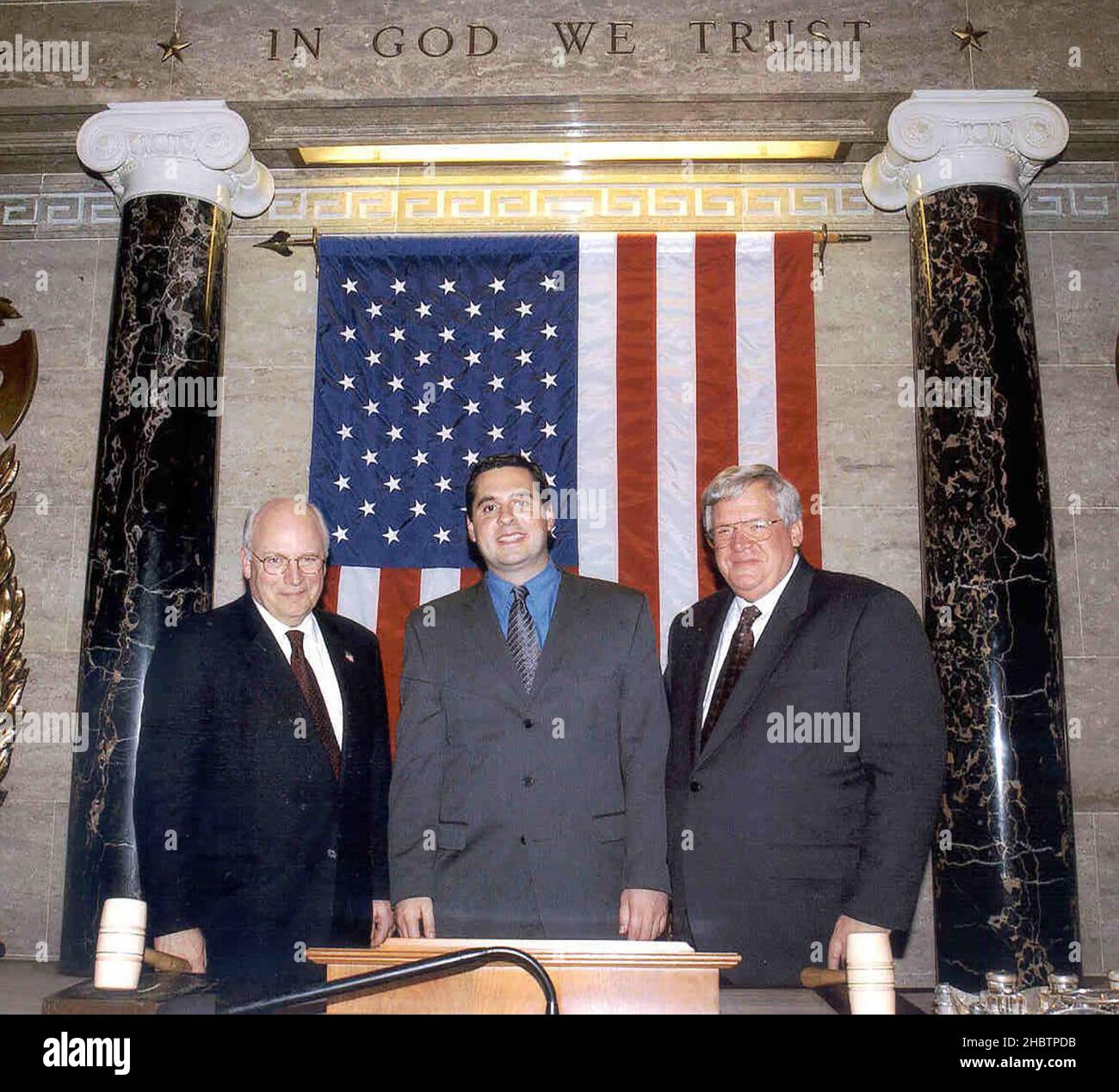 Der Kongressabgeordnete Devin Nunes mit Vizepräsident Cheney und dem Sprecher Hastert Ca. November 2002 Stockfoto