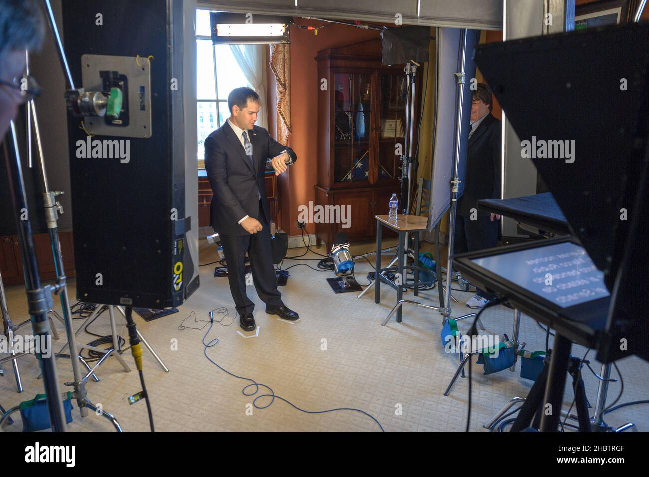 US-Senator Marco Rubio bereitet sich im Februar 2013 darauf vor, der Nation Ca. 12. Februar 2013 Stockfoto