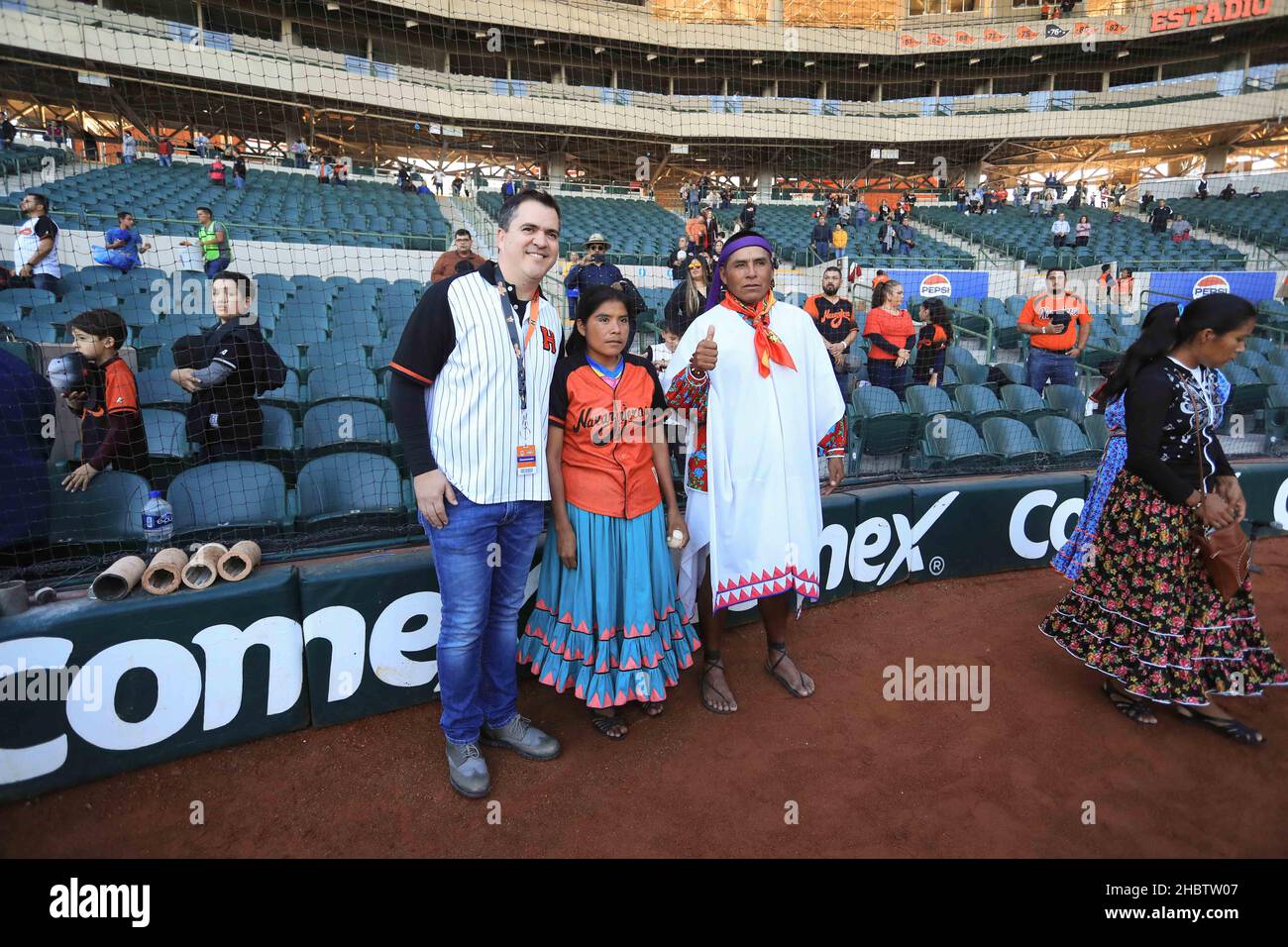María Lorena Ramírez Hernández corredora de fondo mexicana de la comunidad Indígena rarámuri se presento en el estadio Sonora para el lanzamiento de l Stockfoto