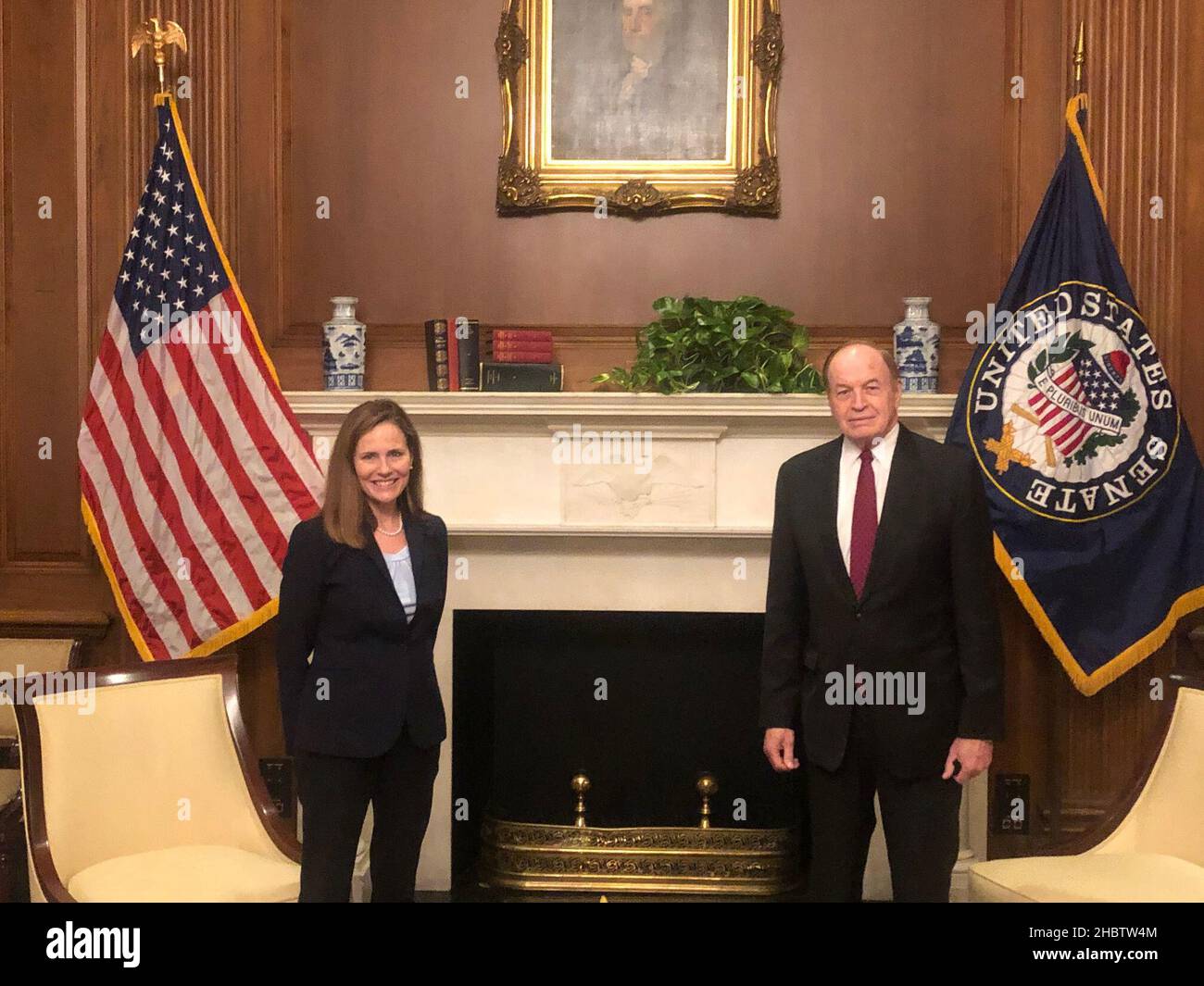 Amy Coney Barrett mit Senator Richard Shelby Ca. 30. September 2020 Stockfoto
