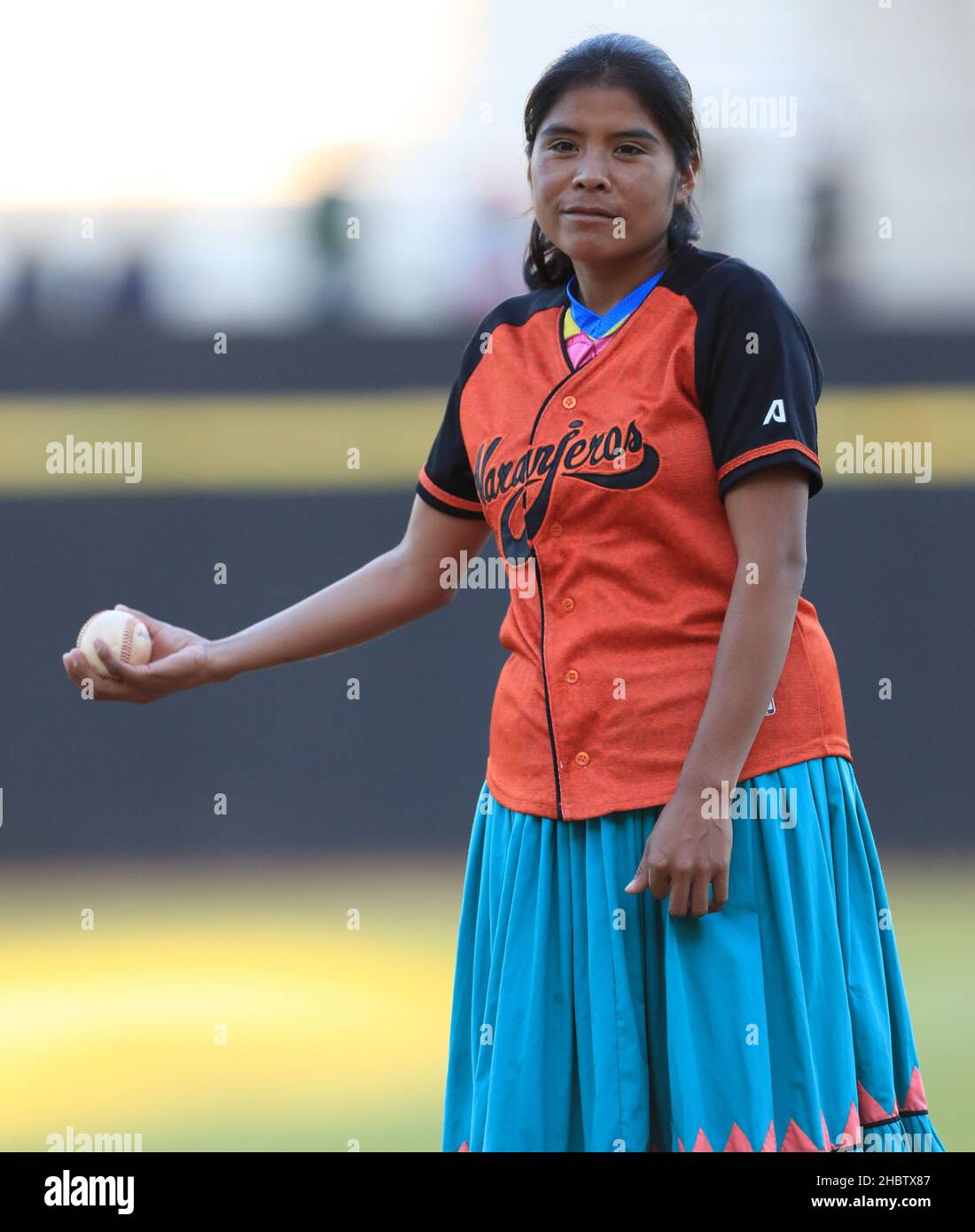 María Lorena Ramírez Hernández corredora de fondo mexicana de la comunidad Indígena rarámuri se presento en el estadio Sonora para el lanzamiento de l Stockfoto