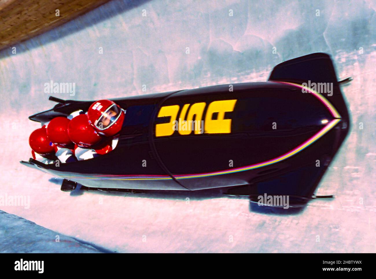 USA-2 4-Mann Bobbahn mit Fahrer Brian Shimer, Bryan Leturgez, Karlos Kirby, Randy Jones während des Trainingslaufes bei den Olympischen Winterspielen 1994. Stockfoto
