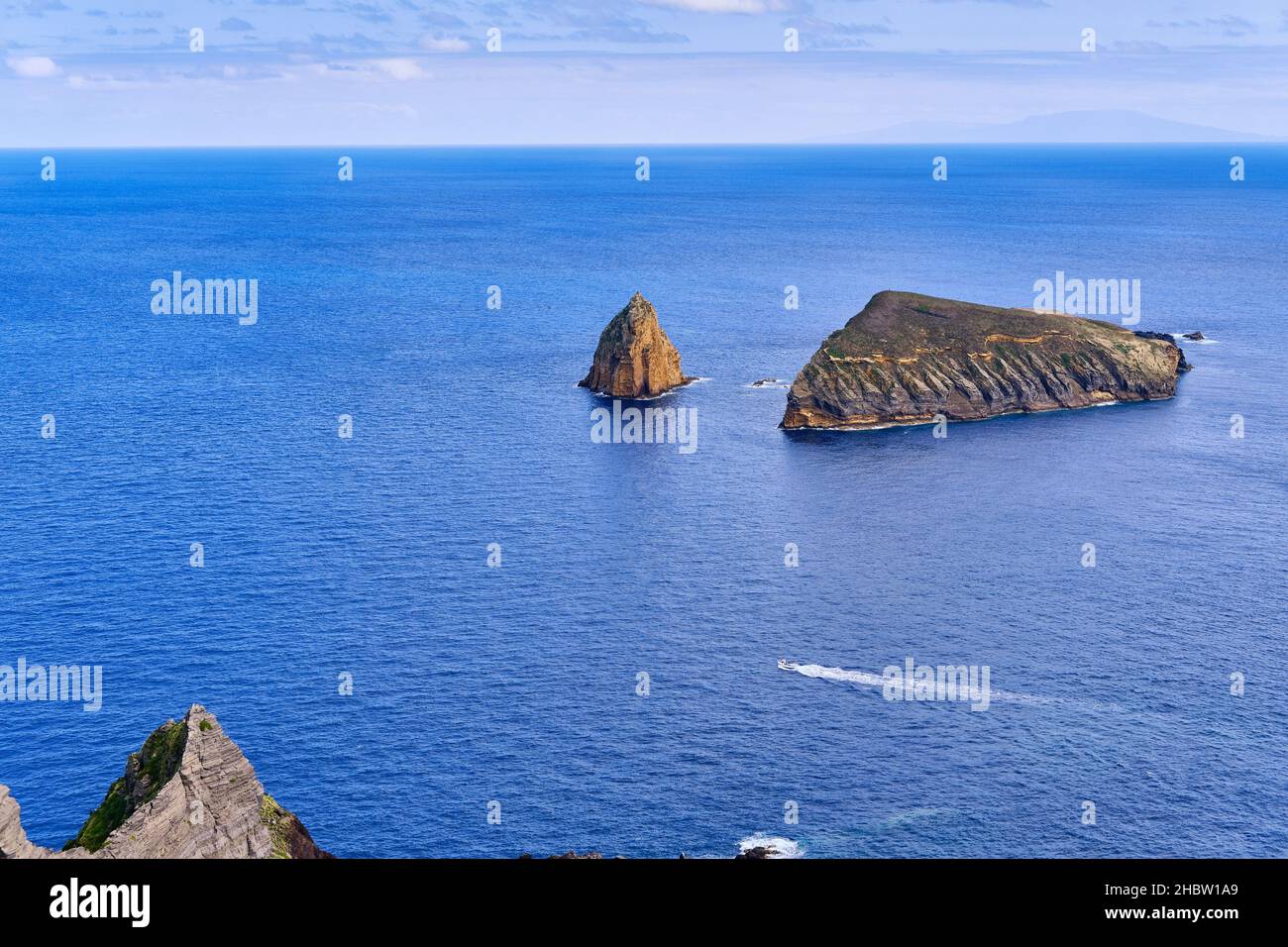 Ilheus de Baixo vor Ponta da Restinga. Insel Graciosa, Azoren. Portugal Stockfoto