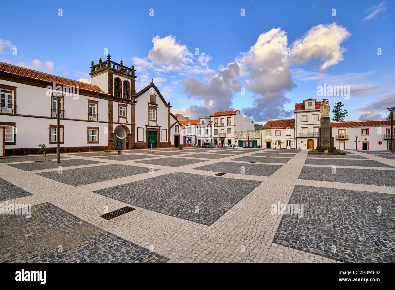 Kloster von Sao Francisco, aus dem 17th. Jahrhundert, heute das Rathaus von Vila do Porto. Santa Maria Insel. Azoren, Portugal Stockfoto