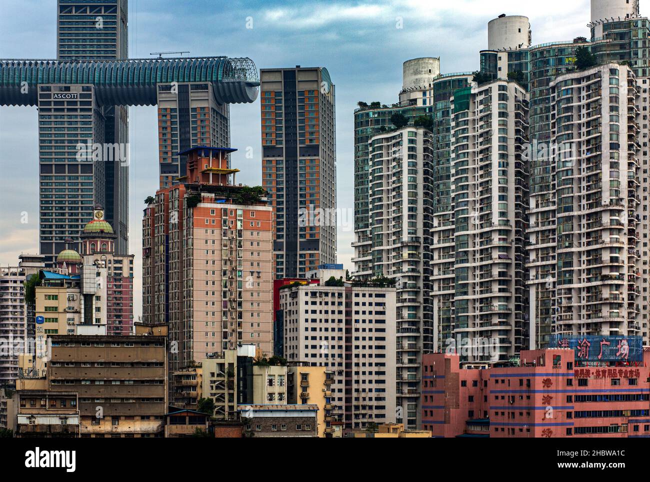 Panoramablick auf die Stadt Chongqing. Volksrepublik China 2019 Stockfoto