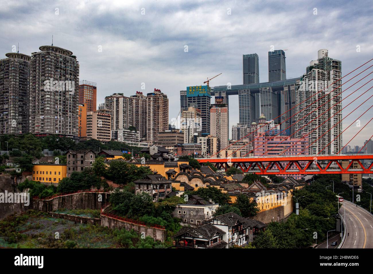 Panoramablick auf die Stadt Chongqing. Volksrepublik China 2019 Stockfoto