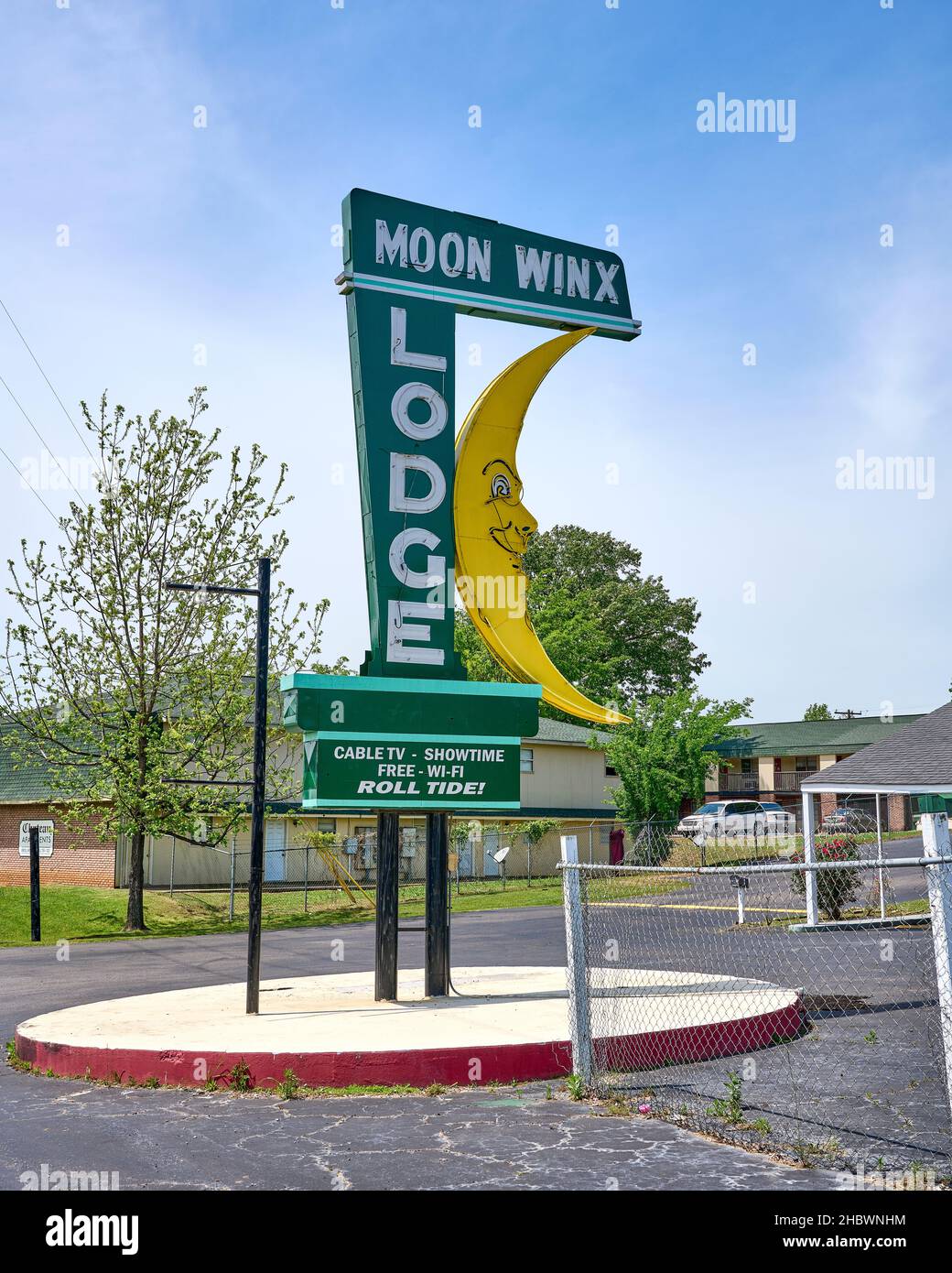 Moon Winx Lodge Neonschild für ein Motel oder eine Motor Lodge in Tuscaloosa Alabama, USA. Stockfoto