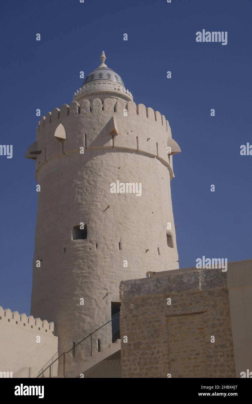 Der Qasr al Hosn, das Weiße Fort, das Alte Fort, das Palastfort, die ehemalige Residenz des regierenden scheich von Abu Dhabi, und der Emir-Palast Stockfoto