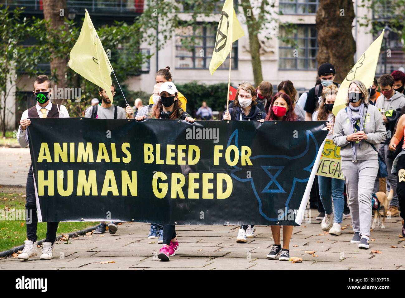 Animal Rebellion March with large Banner Animals Bleed for Human Gier in London 2020 Stockfoto