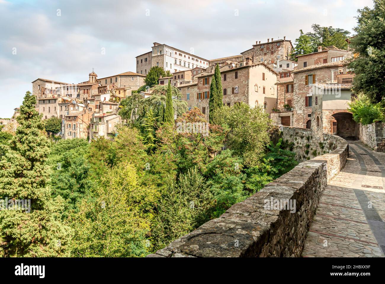 Blick über das historische Stadtzentrum von Todi, Umbrien, Italien Stockfoto