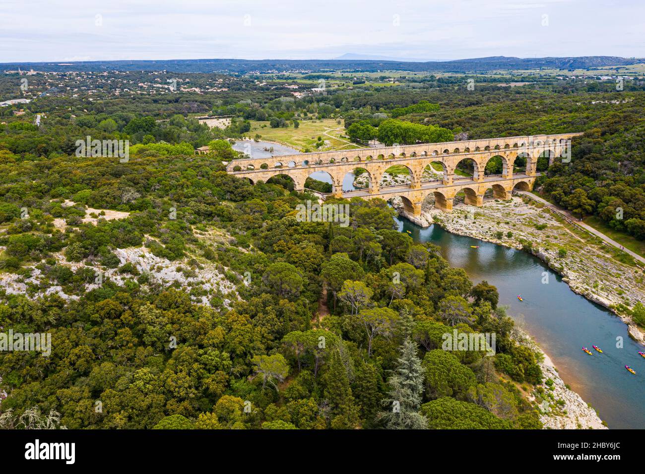 Römisches Aquädukt, Pont-du-Gard, Languedoc-Roussillon Frankreich, Luftbild Stockfoto