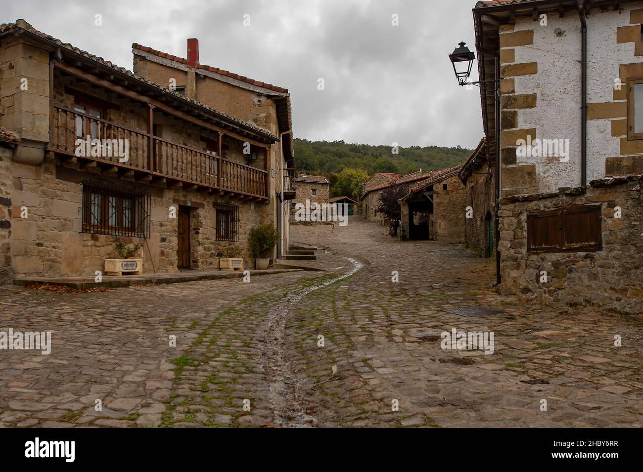 Die Villa de Loma Somera ist eine Stadt in der Gemeinde Valderredible Stockfoto