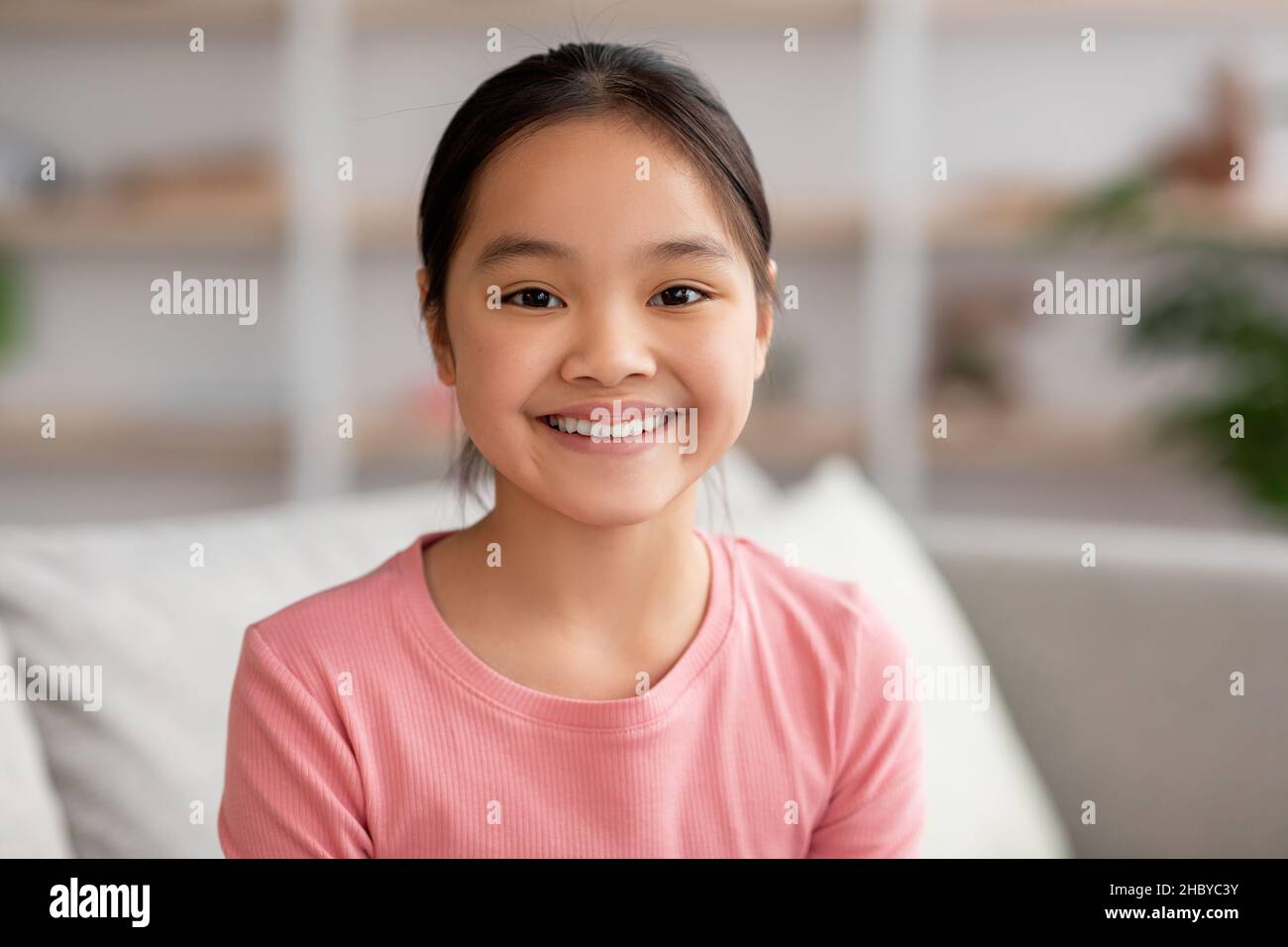 Nahaufnahme Porträt der fröhlichen japanischen Mädchen Schuler Stockfoto