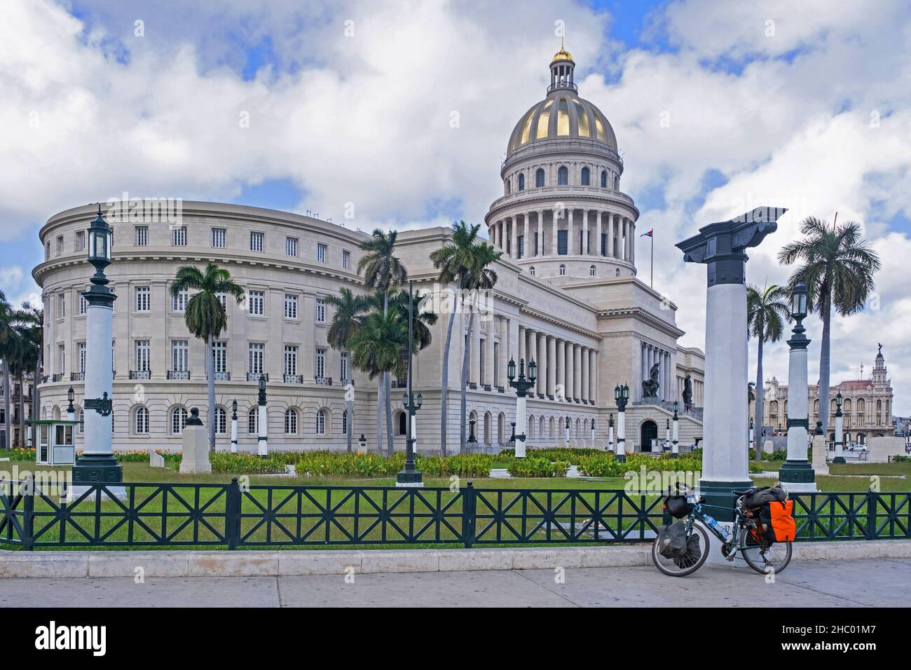 El Capitolio / Kapitolgebäude / Capitolio Nacional de La Habana im Stadtzentrum von Havanna auf der Insel Kuba, Karibik Stockfoto