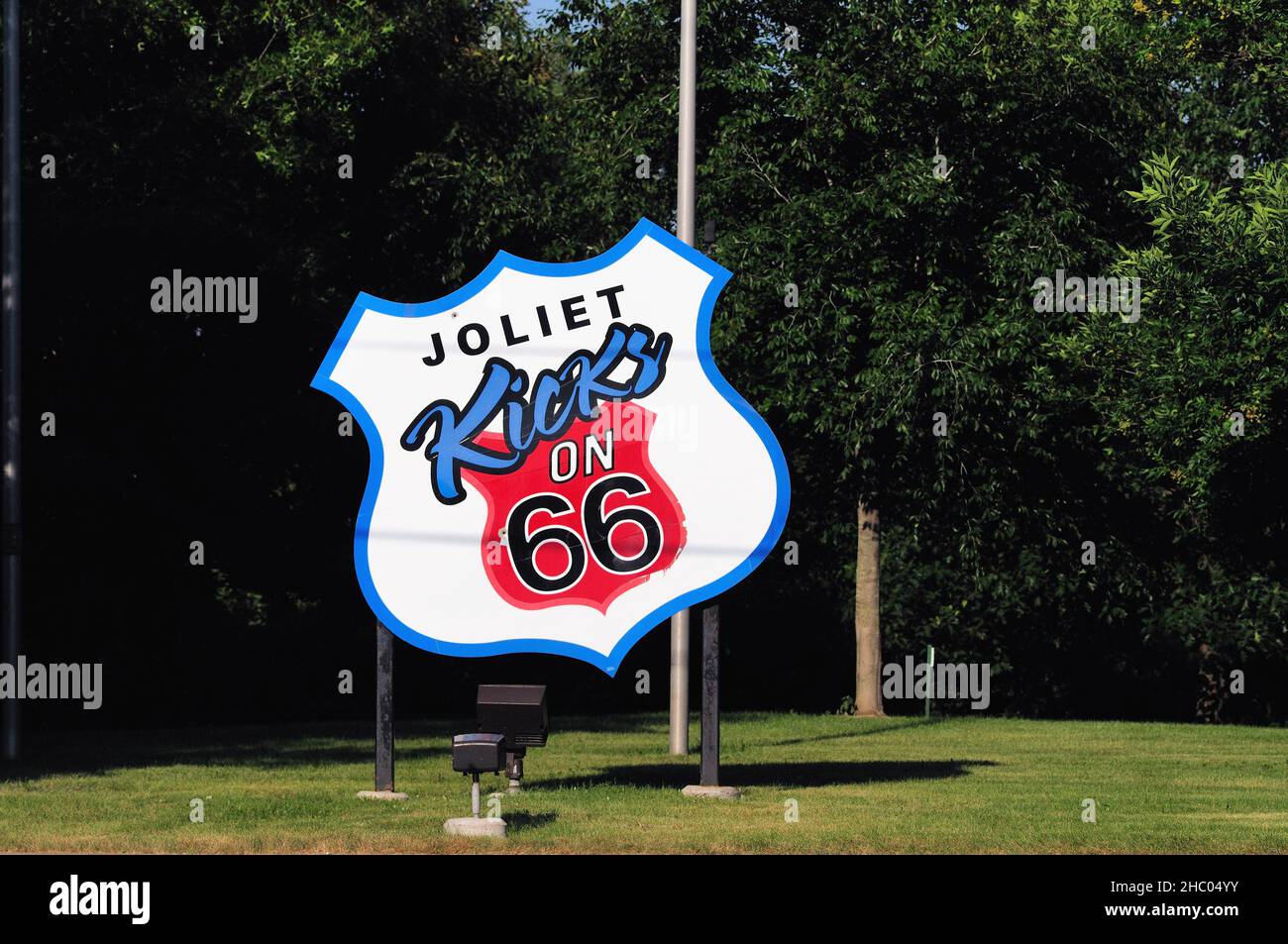 Joliet, Illinois, USA. Joliet identifiziert sich mit seinem Platz an der alten US Route 66. Die Mother Road, durchdrungen von Americana, verlief durch die Stadt. Stockfoto