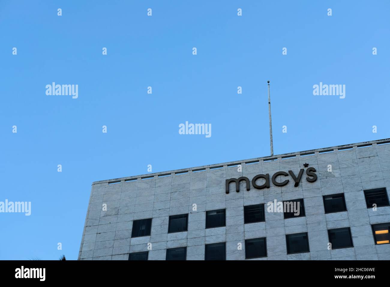 Macy's Name und Logo auf der Außenseite des I. Magnin Building am Union Square in der Innenstadt von San Francisco, Kalifornien; ehemaliger Kaufhausstandort. Stockfoto