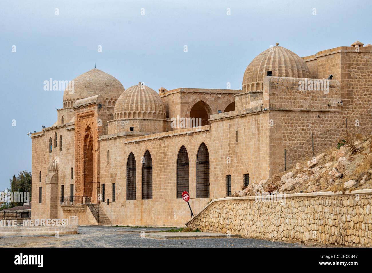 Die Kasimiye Madrasa (Kasim Pasha Medrese) in Mardin in Südostanatolien der Türkei Stockfoto