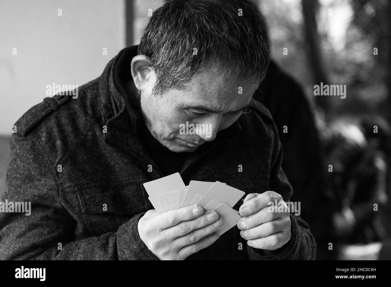 China, Shanghai. Chinesische Männer spielen Mahjong oder Majiang, sehr beliebtes chinesisches Spiel im fuxing Park Stockfoto