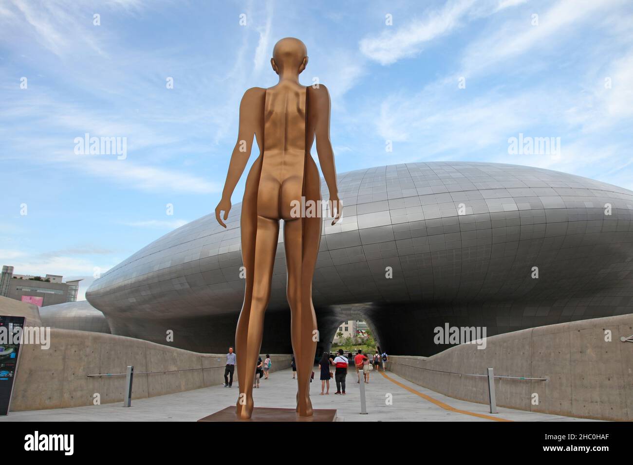 Dongdaemun Design Plaza (DDP) in Seoul, Südkorea. Stockfoto