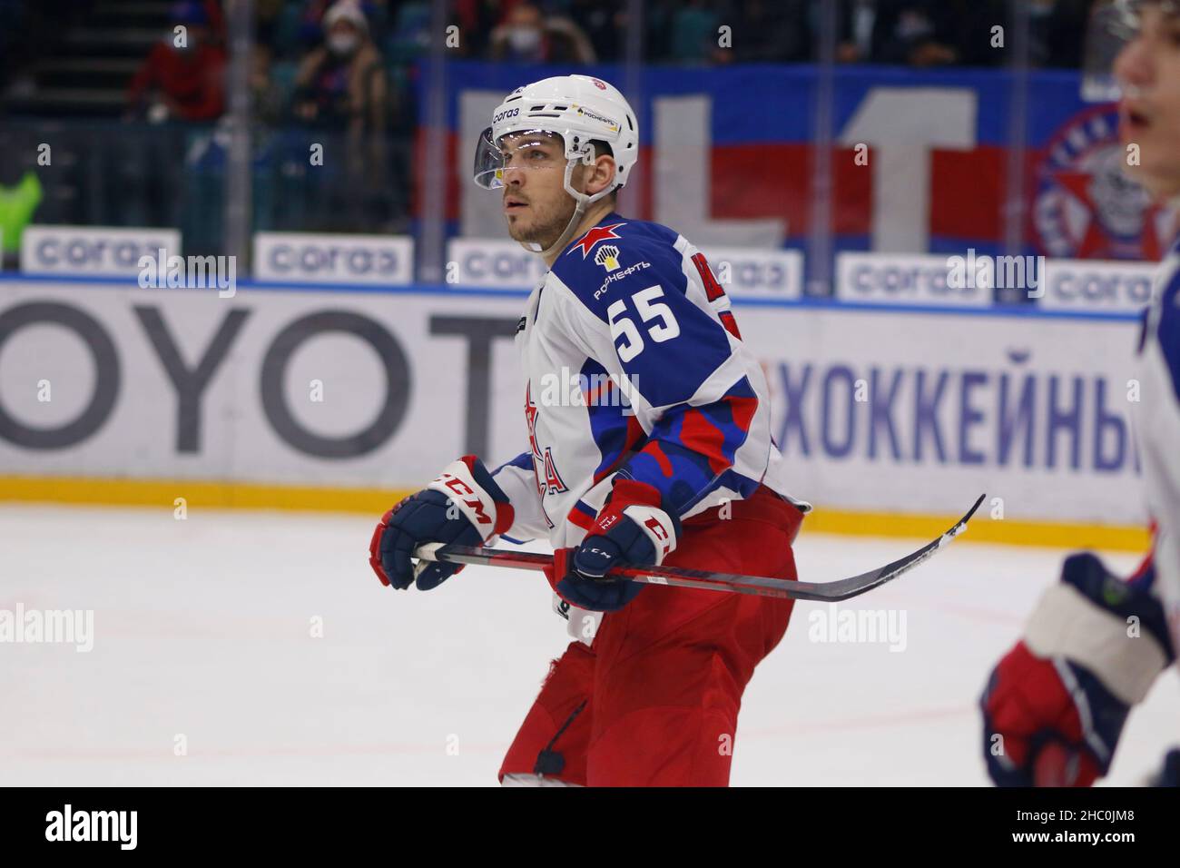 Sankt Petersburg, Russland. 22nd Dez 2021. Bogdan Kiselevich (55) von CSKA Moskau in Aktion gesehen während der 2021-22 KHL regulären Saison der Kontinental Hockey League zwischen SKA Sankt Petersburg und CSKA Moskau im Ice Sports Palace.Final Score; SKA Sankt Petersburg 3:2 CSKA Moskau Kredit: SOPA Images Limited/Alamy Live News Stockfoto