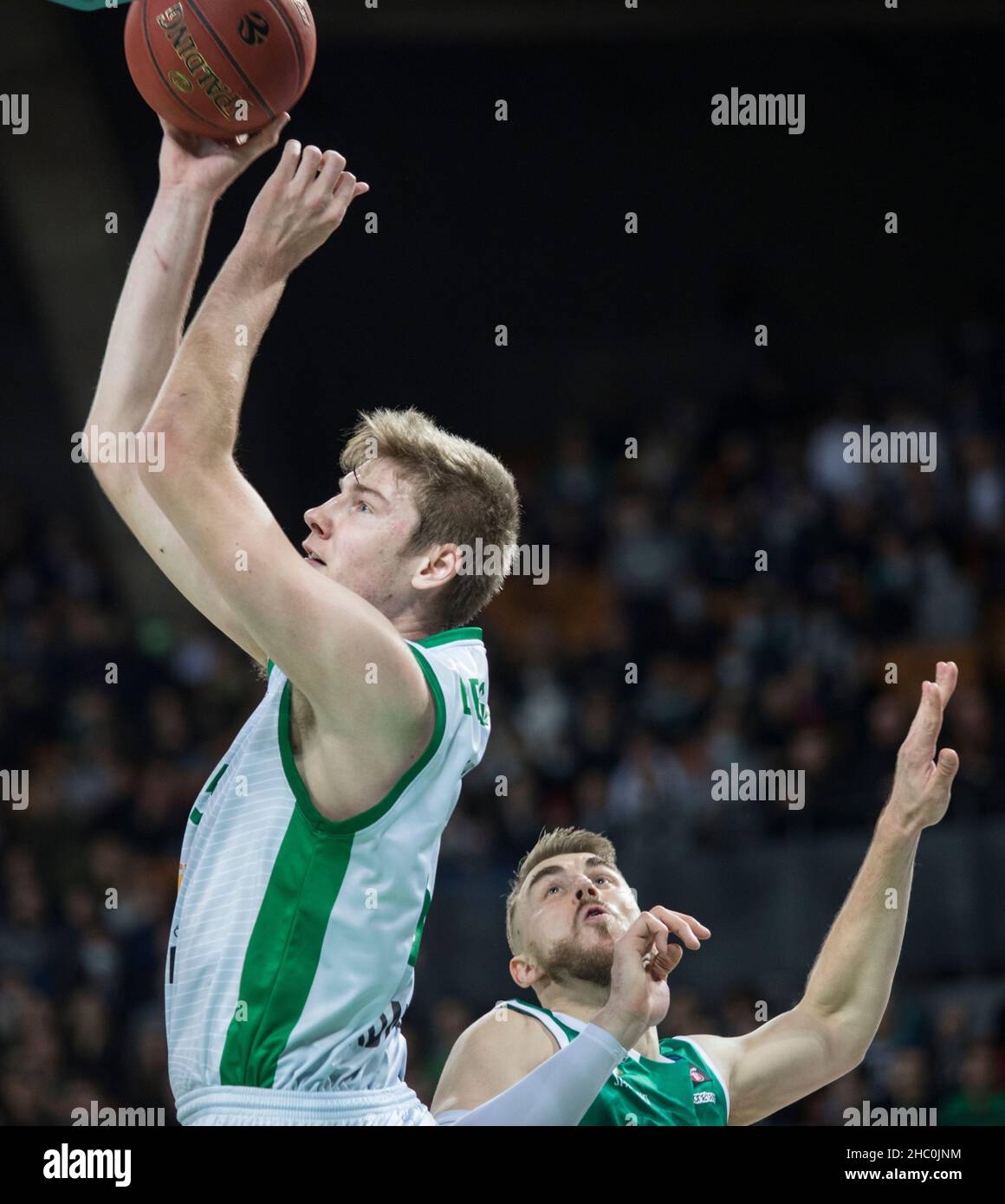 Breslau, Polen, 22nd. Dezember 2021. EUROCUP 7days: WKS Slask Wroclaw gegen Joventut Badalona in der Centennial Hall. Im Bild: Simon Birgander © Piotr Zajac/Alamy Live News Stockfoto