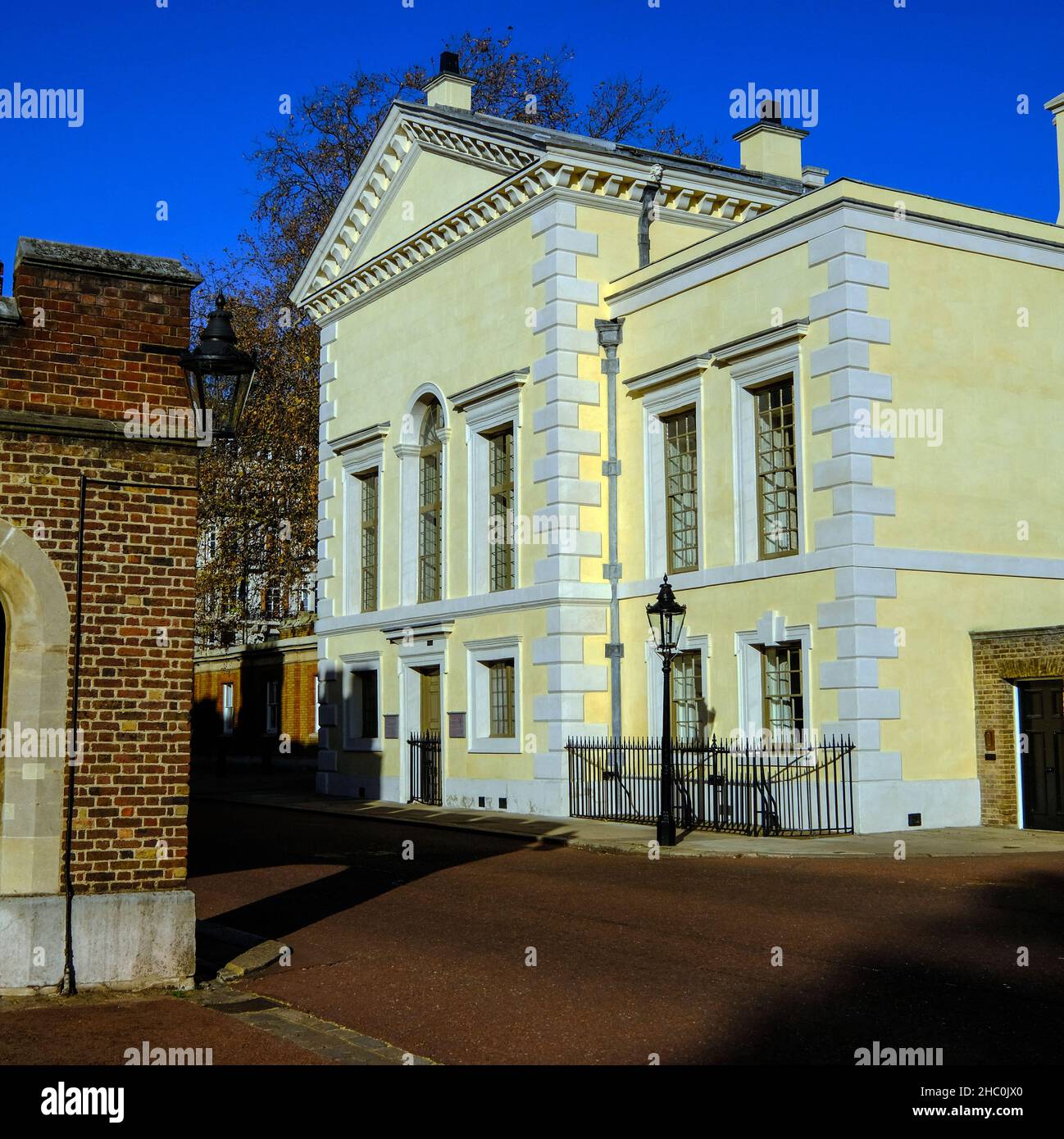 Außenansicht der Queen's Chapel, St. James Palace, London Stockfoto