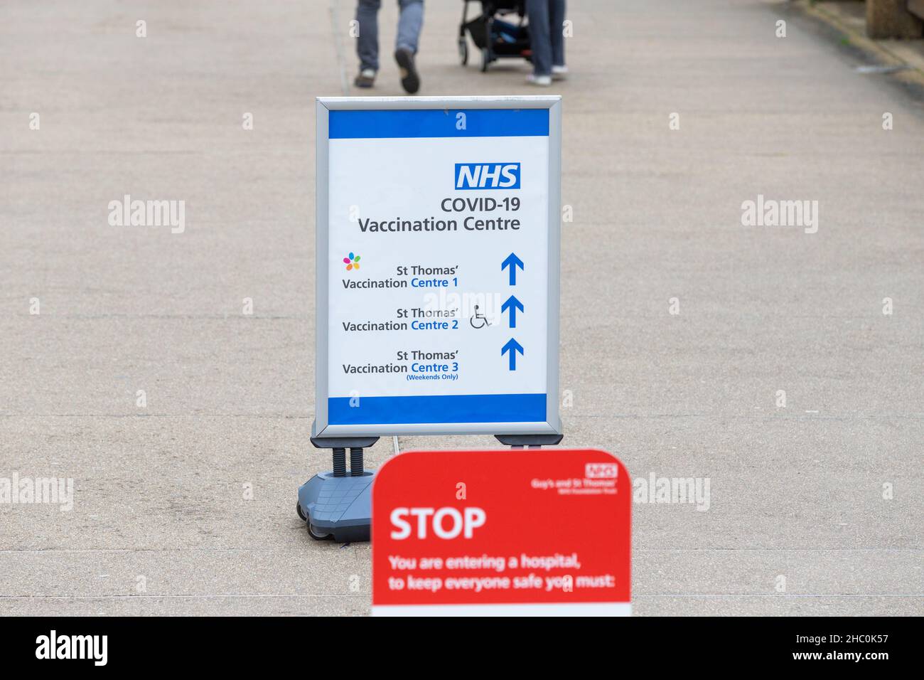 Schild für das Impfzentrum St. thomas Covid 19, london, großbritannien Stockfoto