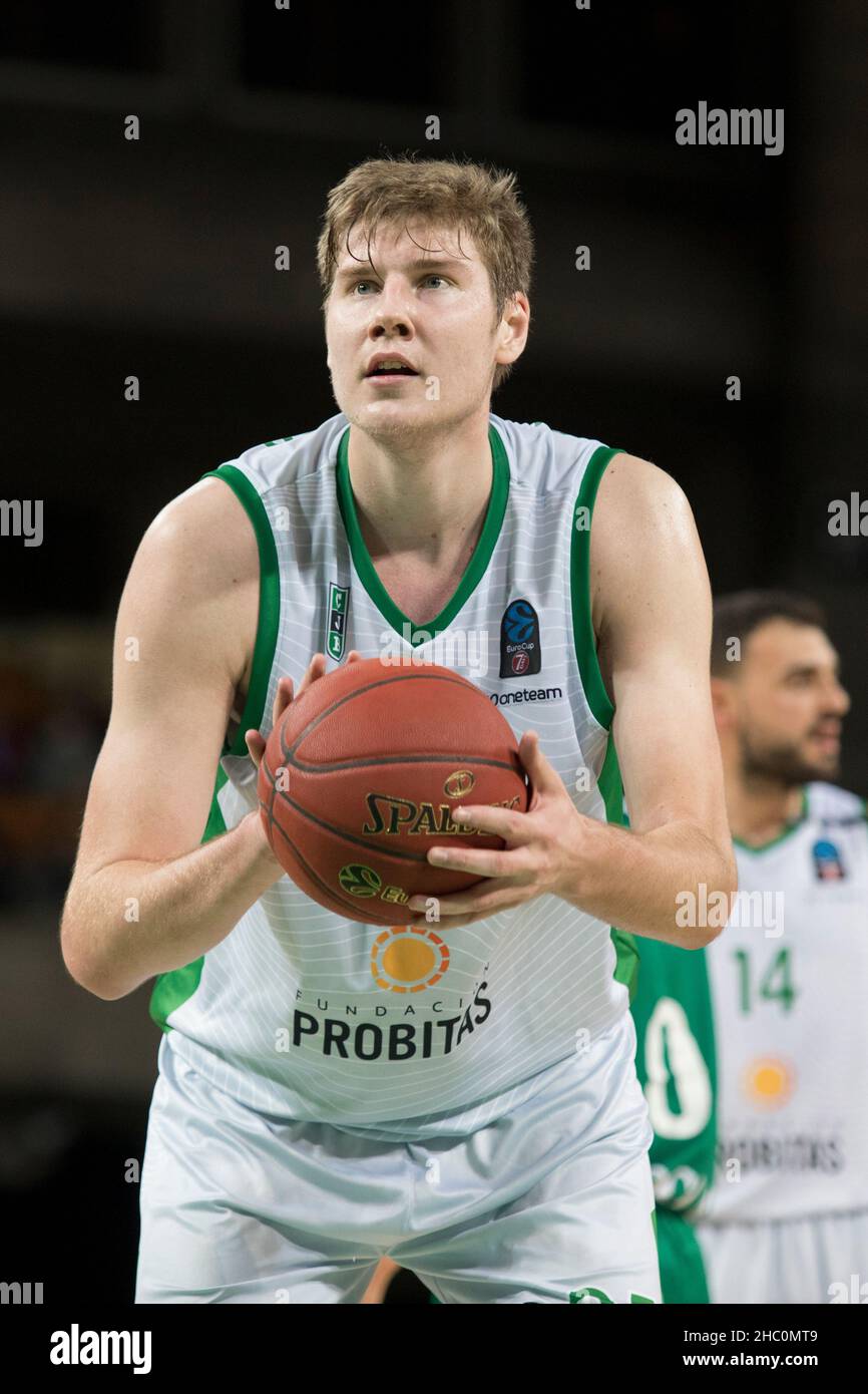 Breslau, Polen, 22nd. Dezember 2021. EUROCUP 7days: WKS Slask Wroclaw gegen Joventut Badalona in der Centennial Hall. Im Bild: Simon Birgander © Piotr Zajac/Alamy Live News Stockfoto