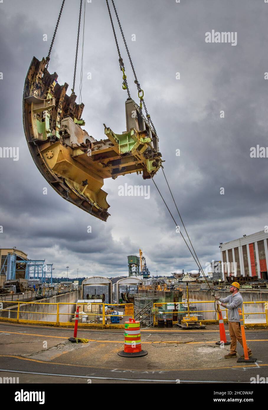 Ryan Henschel, Code 740 Rigger auf der Puget Sound Naval Shipyard und ...