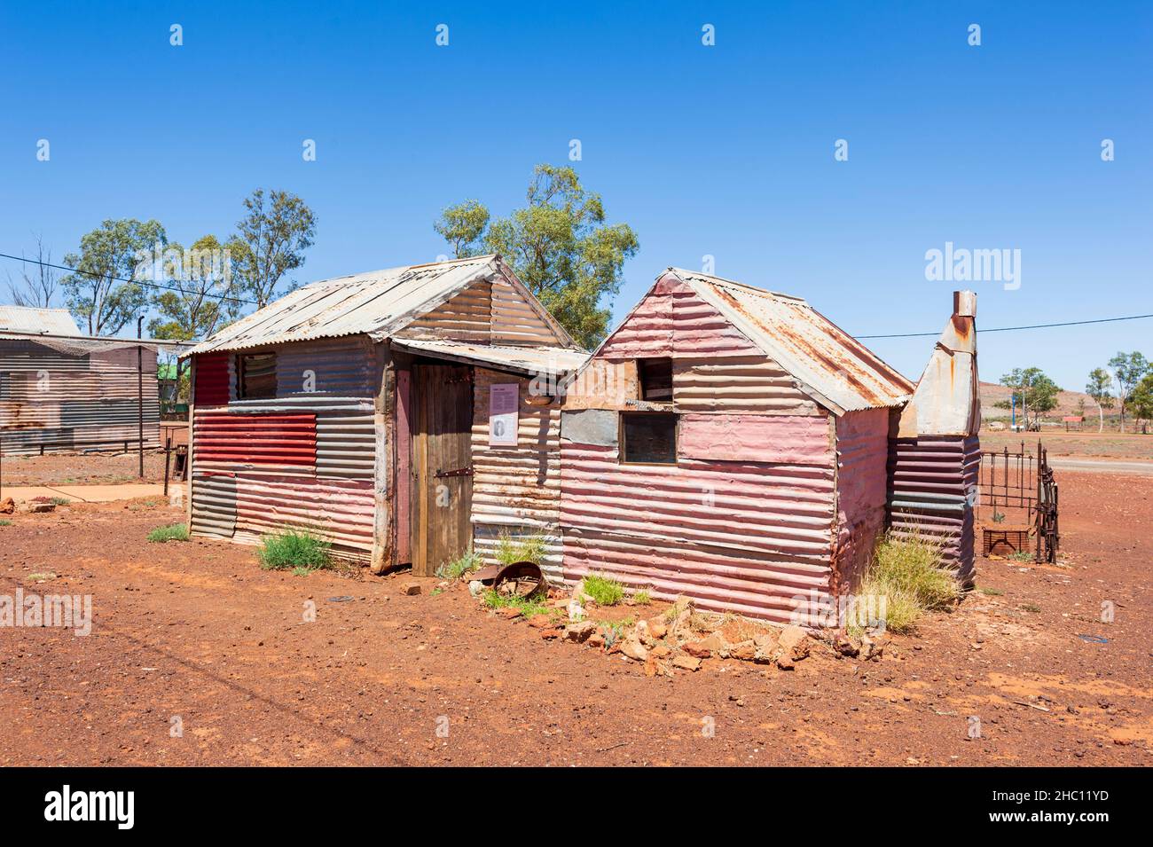 Historische Bergarbeiterhütte aus Wellblech aus der Goldrauschzeit, Gwalia, in der Nähe von Leonora, Western Australia, WA, Australien Stockfoto