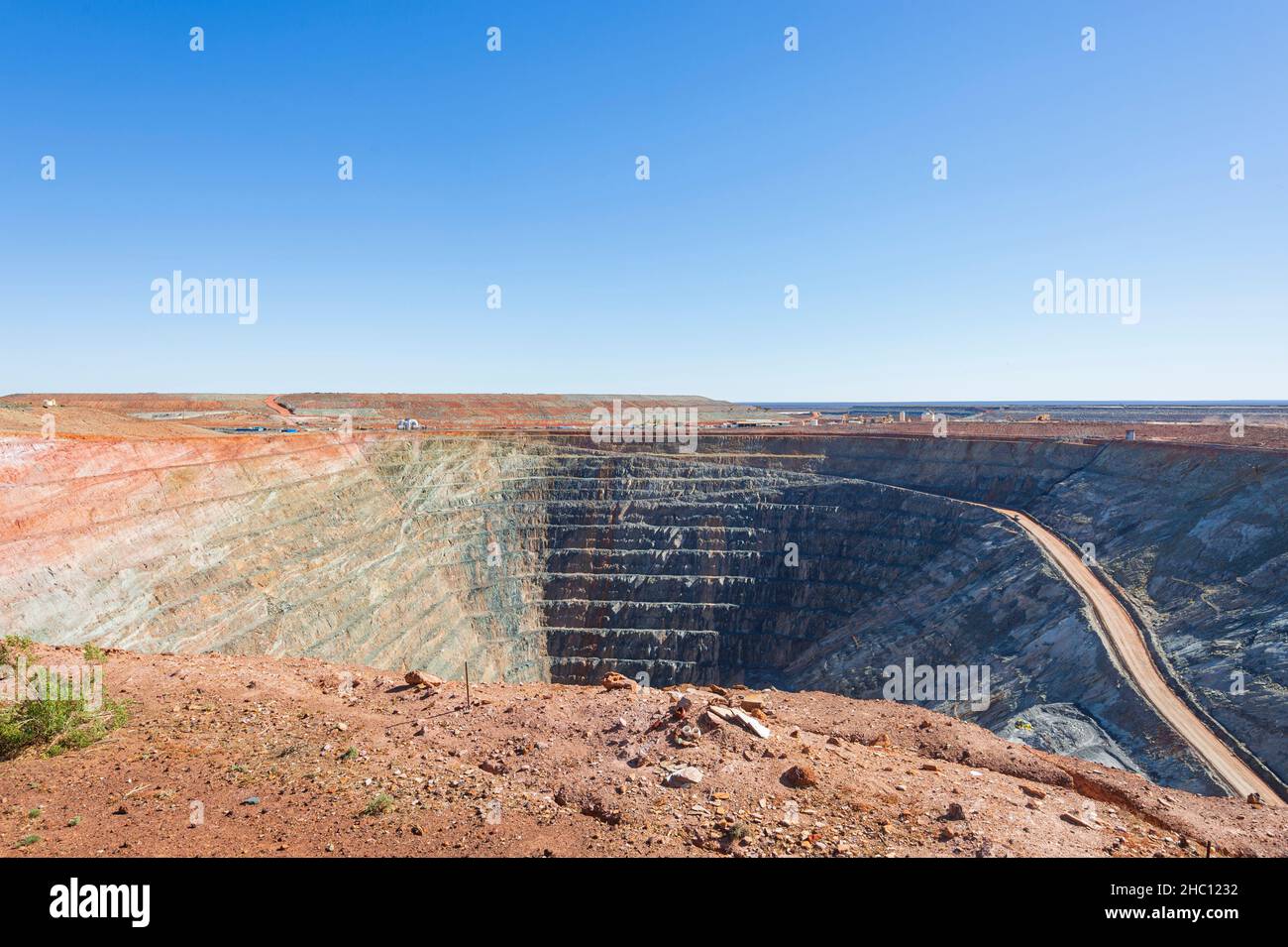 Die Goldmine Gwalia ist die tiefste LKW-Mine der Welt mit einer Tiefe von 1.600m m in der Nähe von Leonora, Westaustralien, WA, Australien Stockfoto