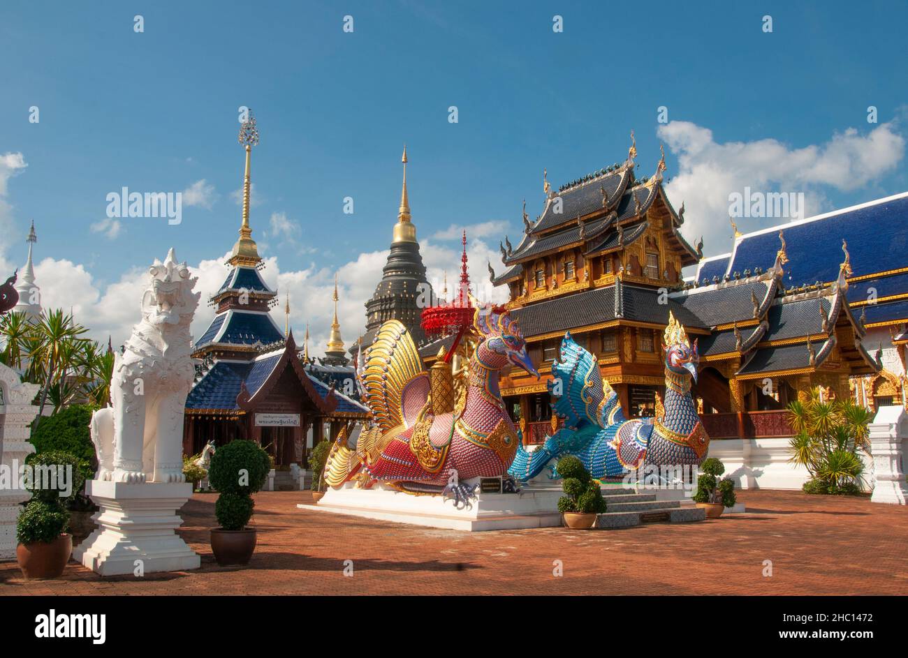 Thailand: Wat Ban Den, Ban Inthakin, Bezirk Mae Taeng, Chiang Mai. Wat Ban Den, auch bekannt als Wat Bandensali Si Mueang Kaen, ist ein großer buddhistischer Tempelkomplex nördlich der Stadt Chiang Mai im Norden Thailands. Stockfoto