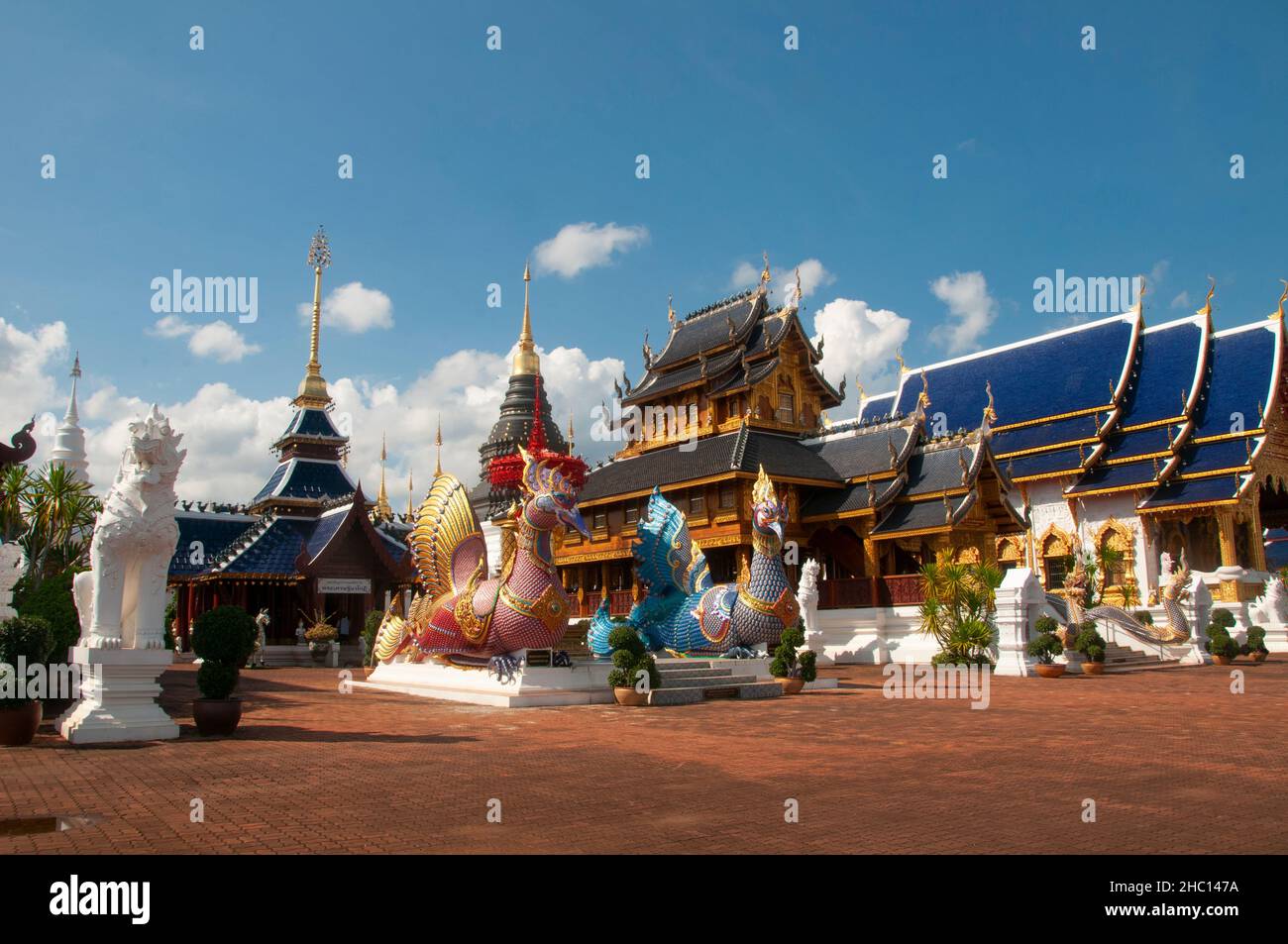 Thailand: Wat Ban Den, Ban Inthakin, Bezirk Mae Taeng, Chiang Mai. Wat Ban Den, auch bekannt als Wat Bandensali Si Mueang Kaen, ist ein großer buddhistischer Tempelkomplex nördlich der Stadt Chiang Mai im Norden Thailands. Stockfoto