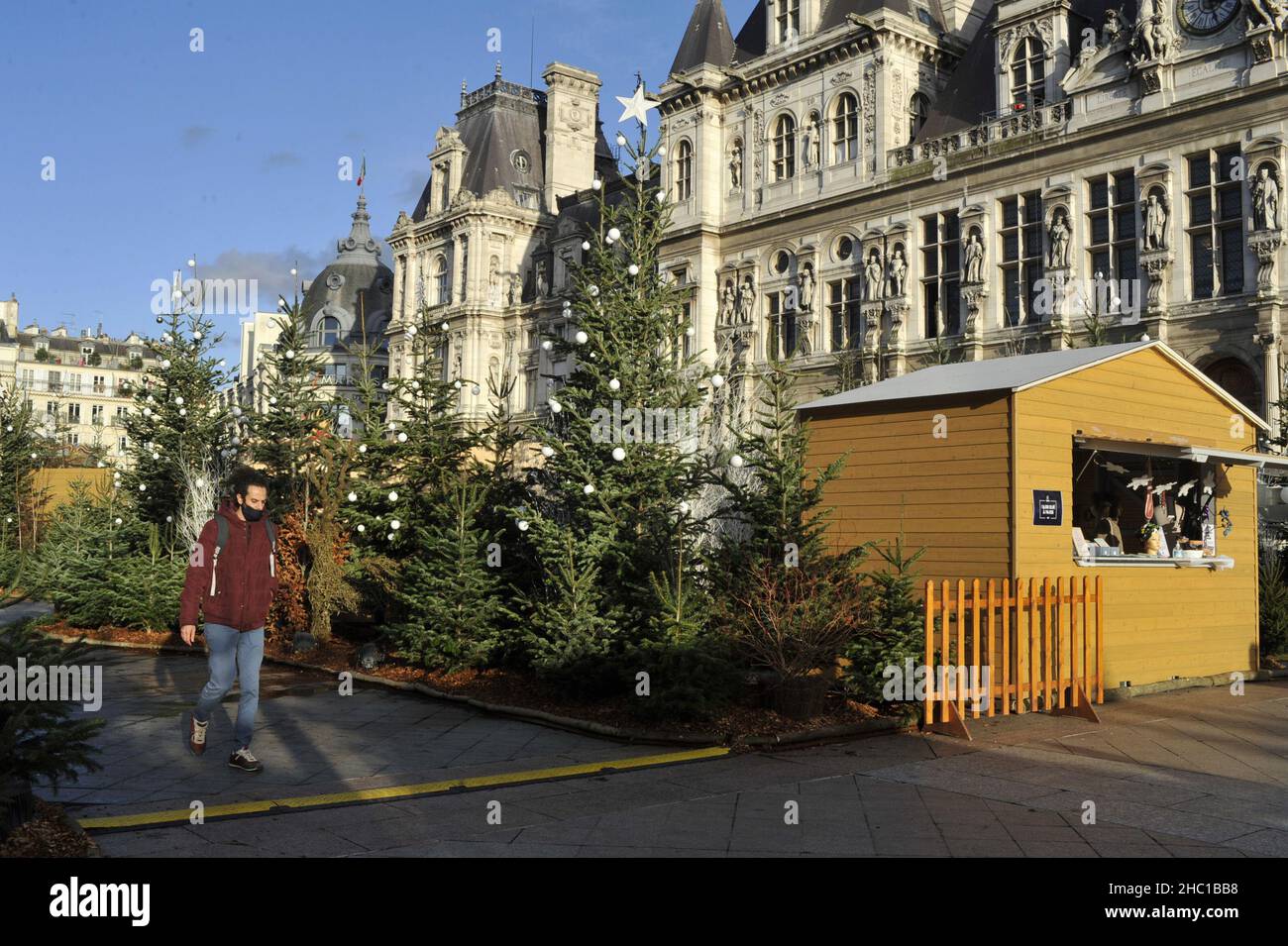 FRANKREICH. PARIS (75) 4TH BEZIRK. HOTELVORPLATZ DE VILLE. WEIHNACHTSMARKT IM JAHR 2020 Stockfoto