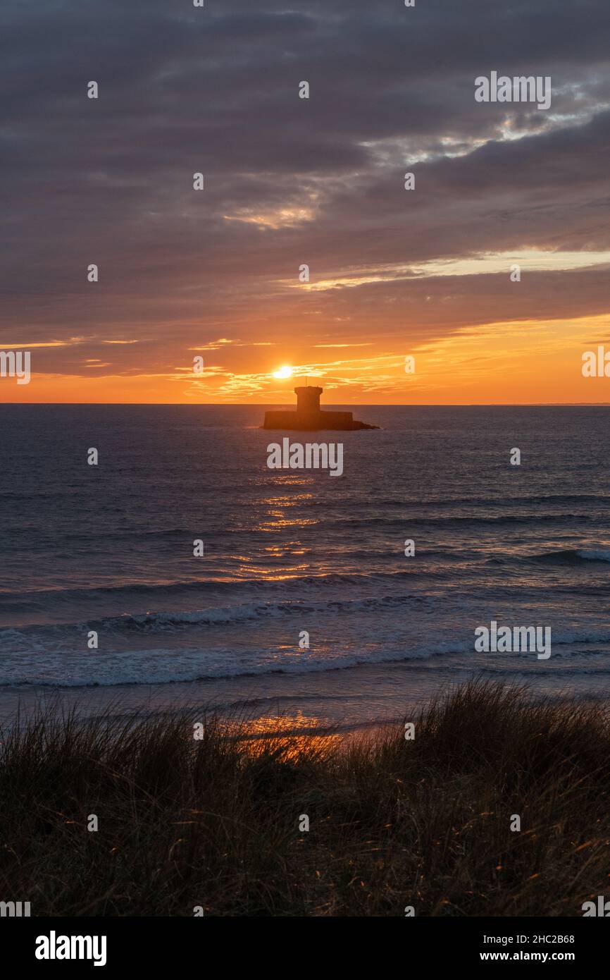 La Rocco Tower, Sonnenuntergang, St Ouens, Jersey, Kanalinseln Stockfoto