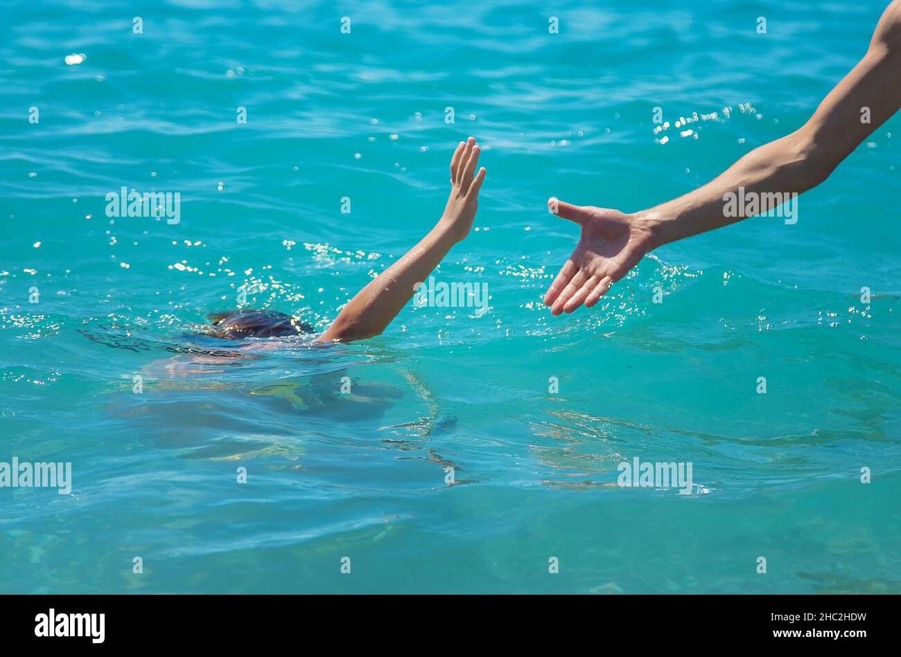 Drown girl im fluss Fotos und Bildmaterial in hoher Auflösung Alamy