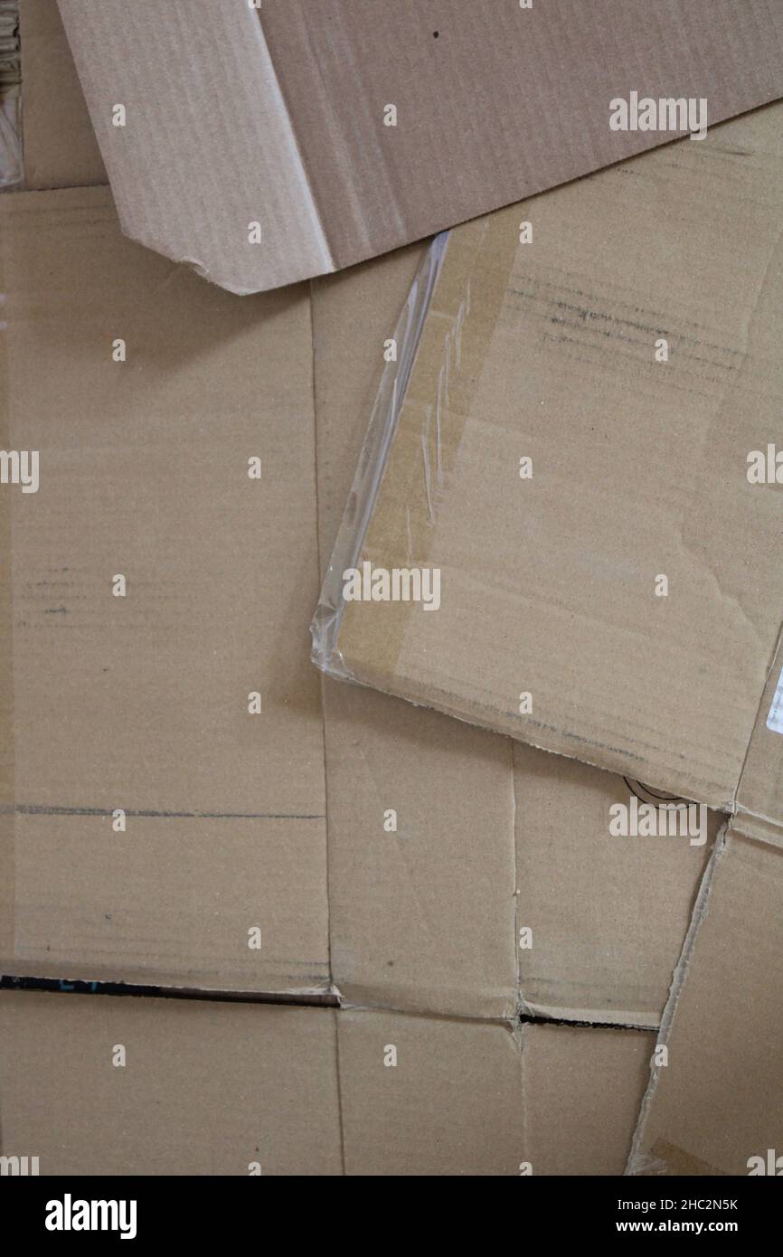 Zufällige Blätter mit abgewickelten Karteikarten Stockfoto