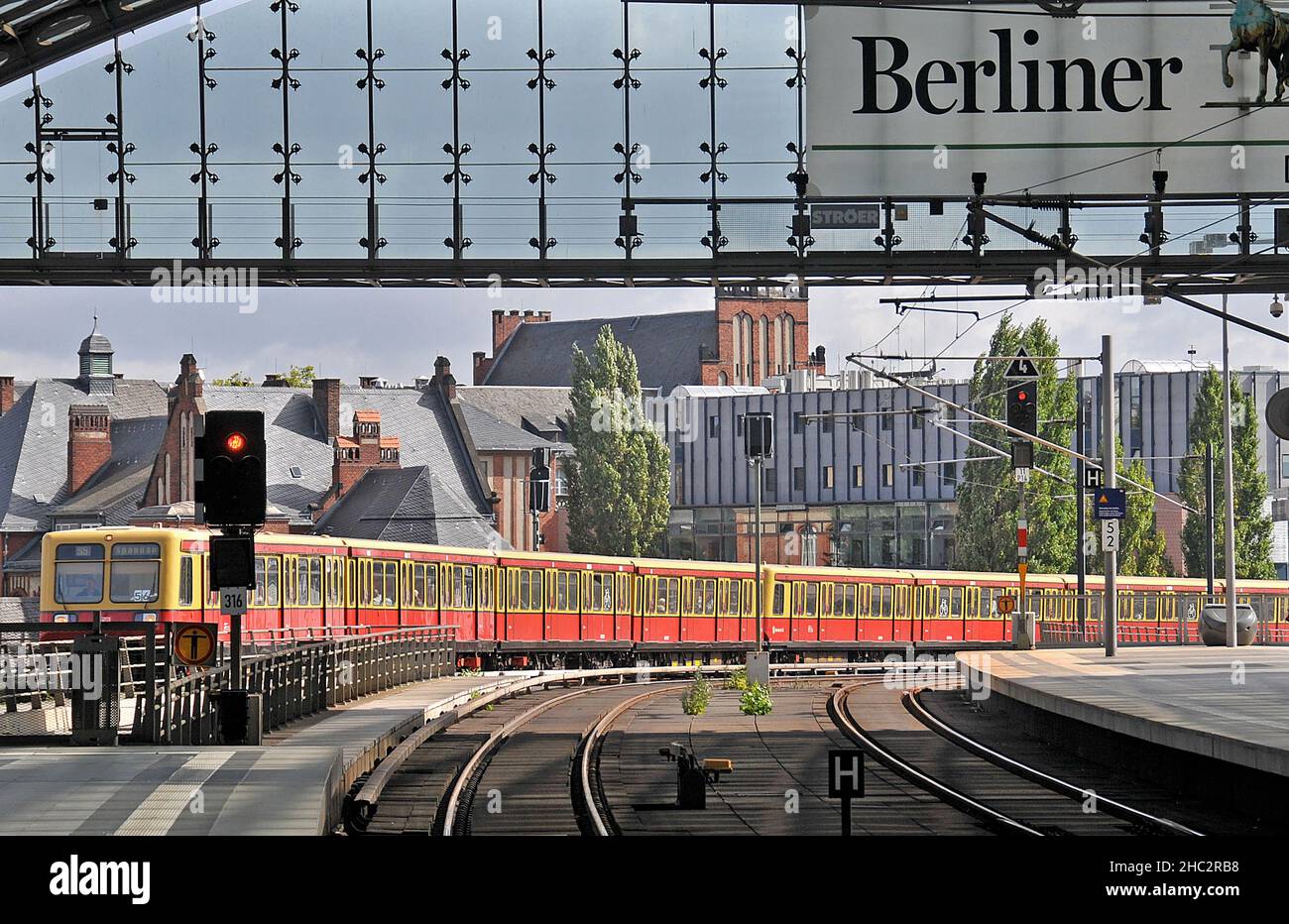 s-Bahn in Berlin Cenral Bahnhof Deutschland eingeben Stockfoto