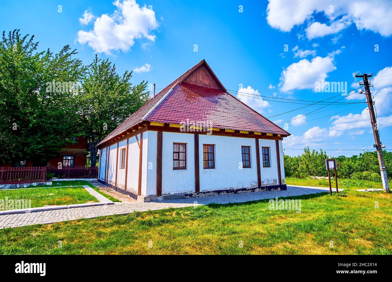 Die restaurierte historische jüdische Schule und Synagoge von Baal Sem Tov befindet sich in der Stadt Medzhybizh in der Ukraine Stockfoto