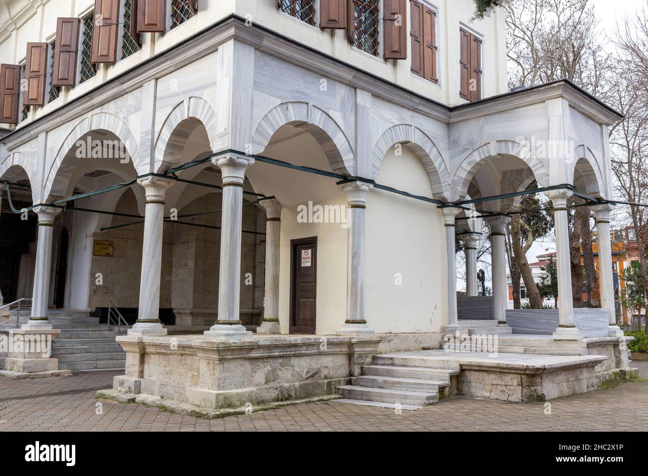 Außenansicht der Großen Selimiye Moschee, die sich im Stadtteil Uskudar in Istanbul, Türkei, in der Nähe der Selimiye Kaserne am 23. Dezember befindet Stockfoto