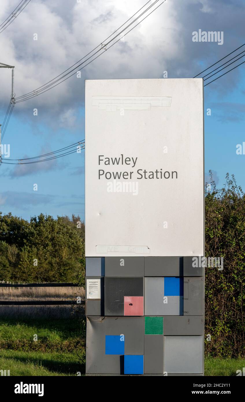 Blick auf den Eingang zum Fawley Power Station, Fawley, New Forest, Hampshire, England, VEREINIGTES KÖNIGREICH Stockfoto
