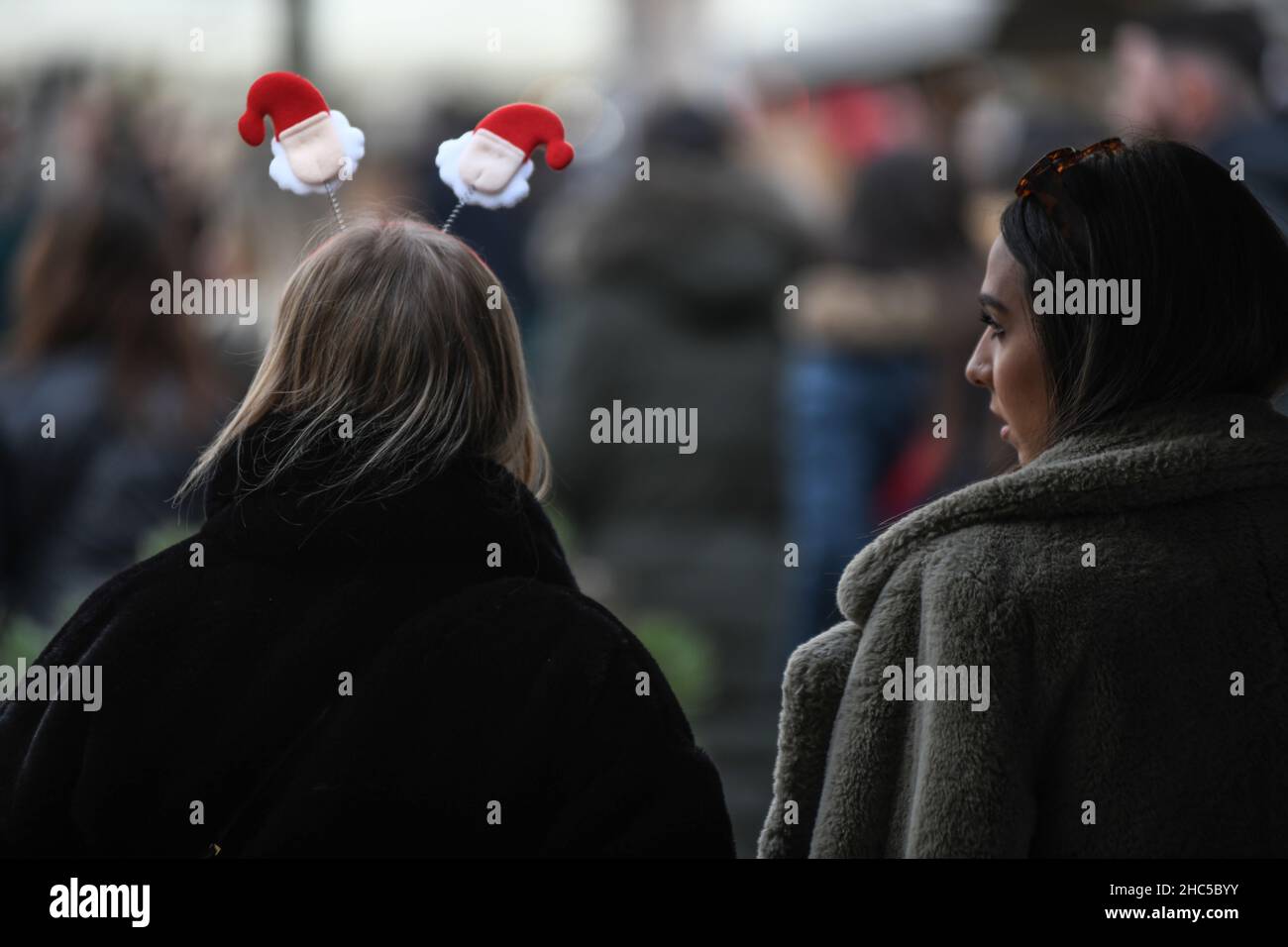 Kroaten feiern Weihnachten im Stadtzentrum von Zagreb. Freitag, 24. 2021. Dezember Stockfoto