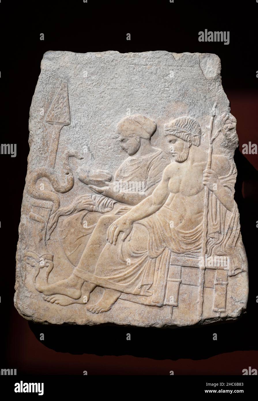 Grabrelief aus Marmor von Asklepios und seiner Tochter Hygieia, die ...